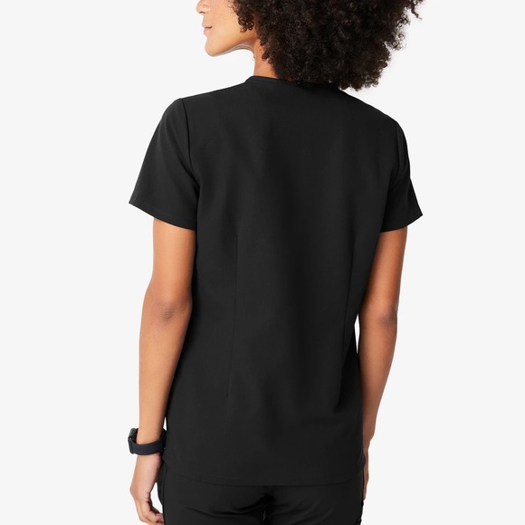 Casma™ Three-Pocket Scrub Top - Picture 4 of 5